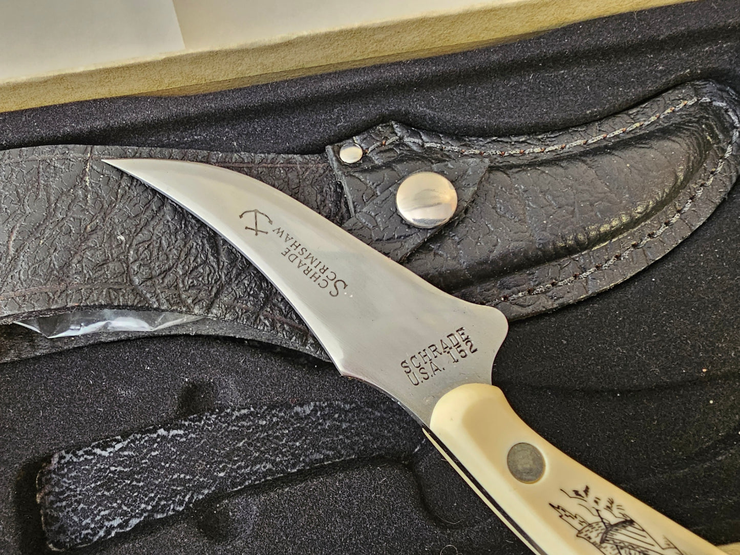 Vintage Schrade USA 1976 Scrimshaw Sharpfinger 152SC Knife Original Box and Papers - Never Sharpened, Carried or Cleaned MINT Untouched Condition