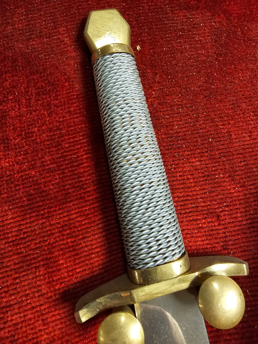 Vintage Armaduras Medieveles Shield and Gauntlet With dagger Wall Decoration