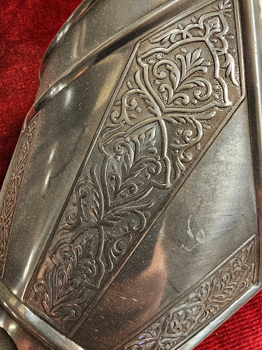 Vintage Armaduras Medieveles Shield and Gauntlet With dagger Wall Decoration