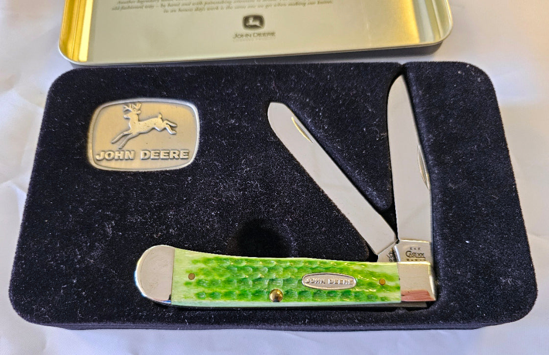 Case XX 2002 John Deere Licensed Collectible Trapper in Tin