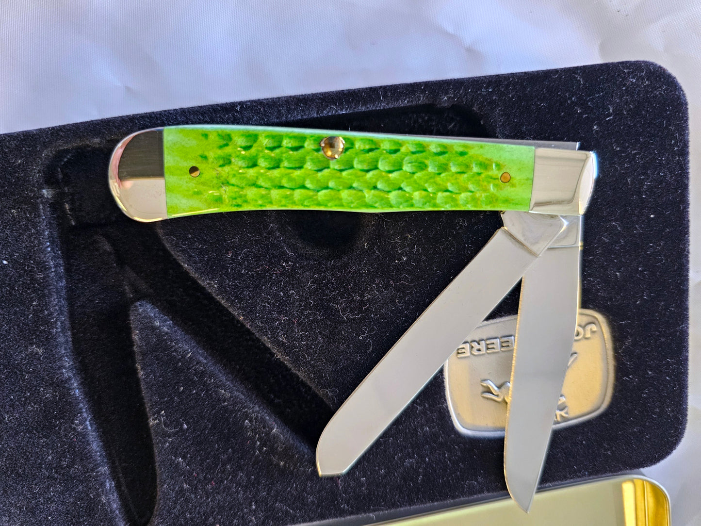 Case XX 2002 John Deere Licensed Collectible Trapper in Tin