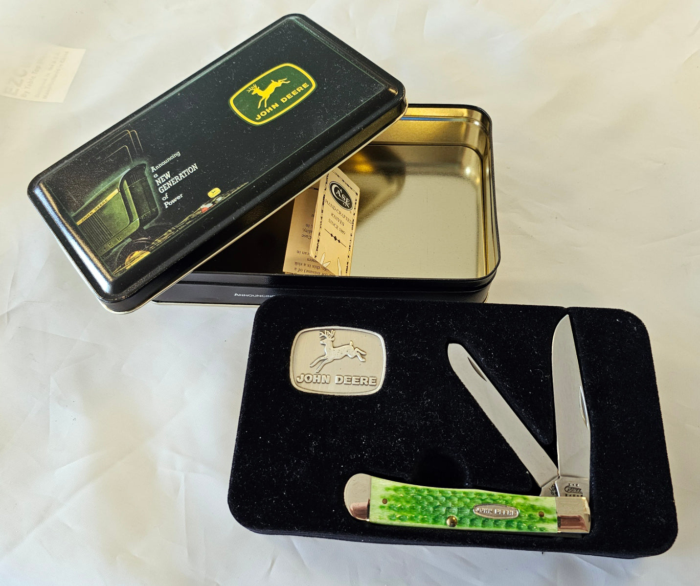 Case XX 2002 John Deere Licensed Collectible Trapper in Tin