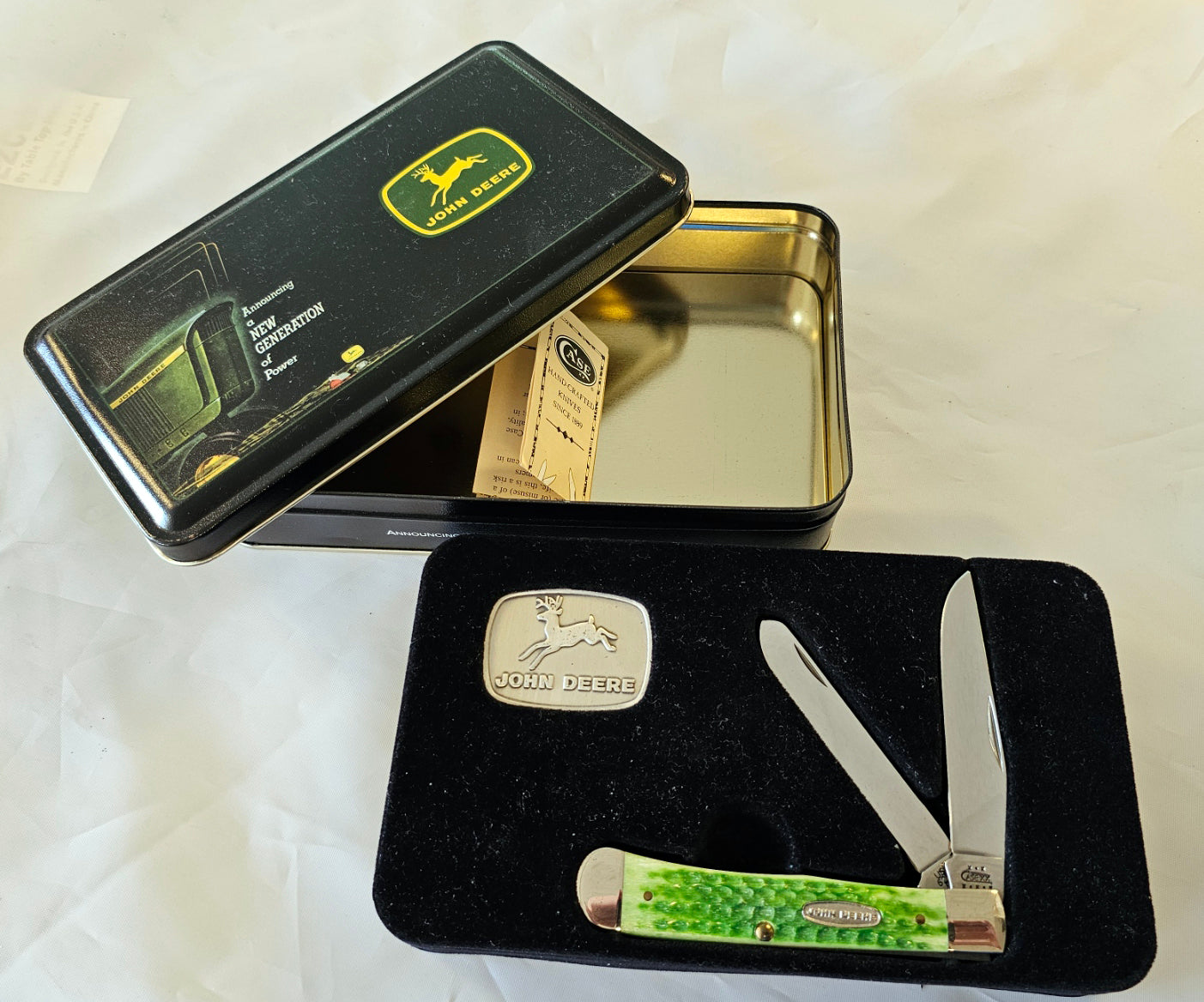 Case XX 2002 John Deere Licensed Collectible Trapper in Tin