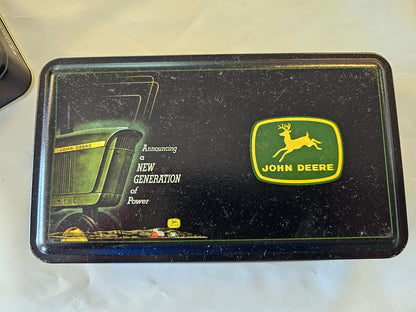 Case XX 2002 John Deere Licensed Collectible Trapper in Tin
