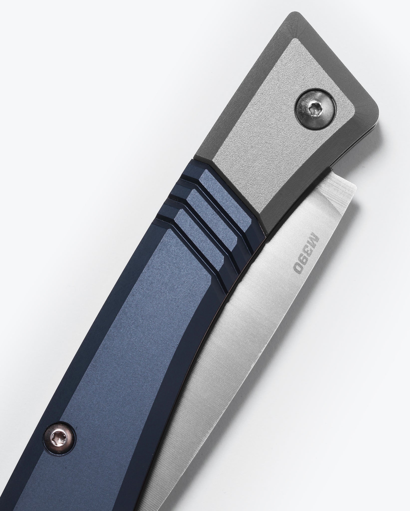 Benchmade 315 Successor crater blue anodized 6061-T6 aluminum handle with ash gray bolster close-up — ClassicBlades