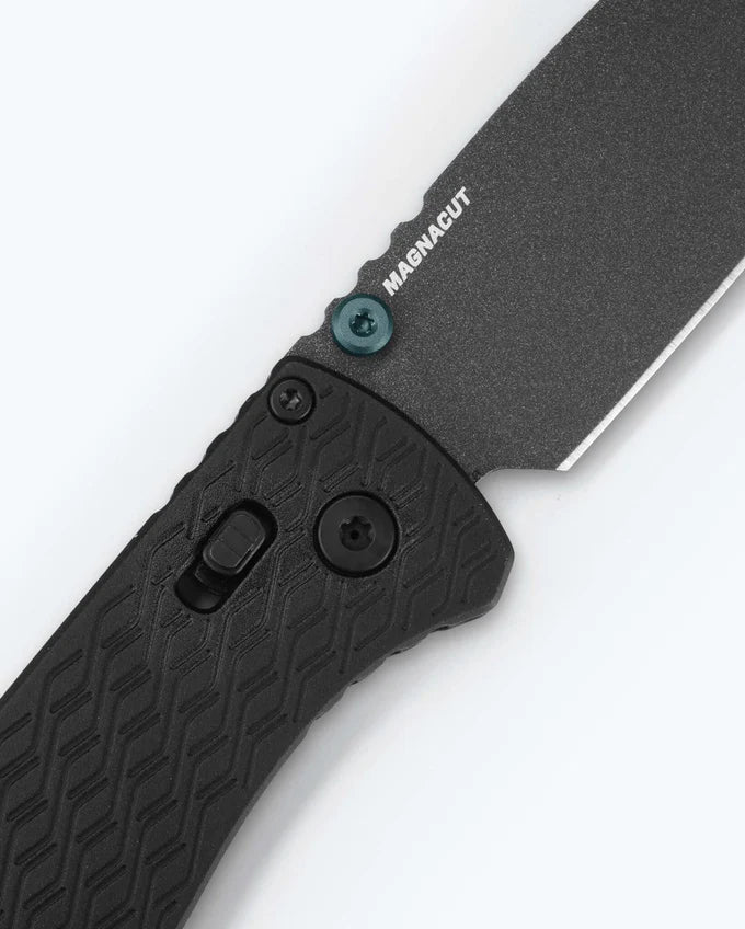 Benchmade 534BK Bugout Vapyr  AXIS Lock detail — ClassicBlades