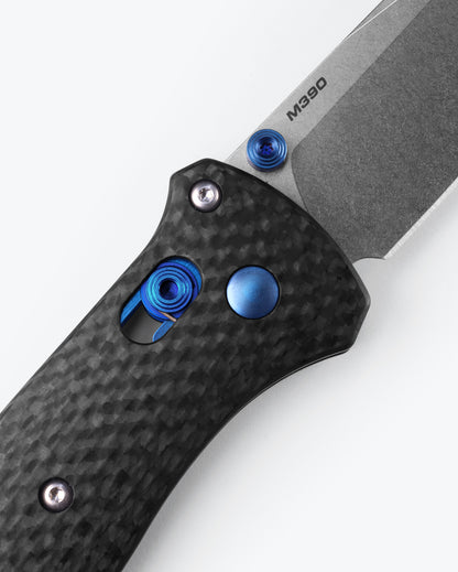 Benchmade 537-09 Bailout with dual thumb stud detail — ClassicBlades