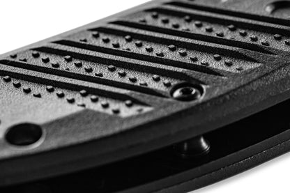 Benchmade 570-1 Presidio II black CF-Elite handle showing grip contours, AXIS Lock and lanyard hole — ClassicBlades