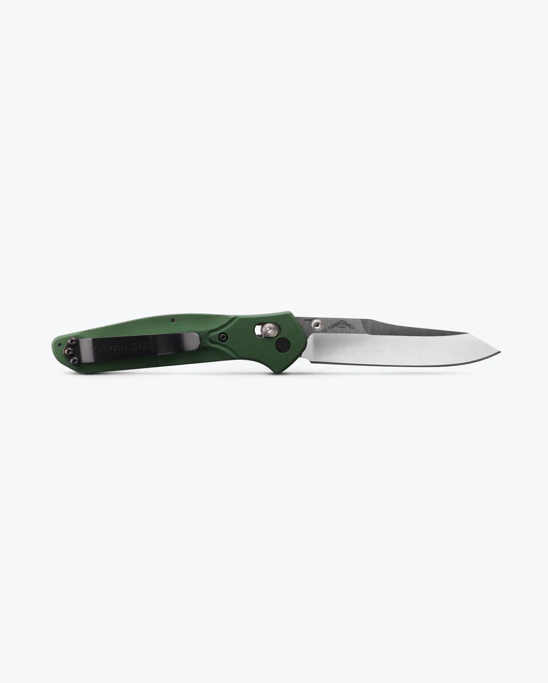 Benchmade 940 Osborne satin reverse tanto CPM‑S30V blade close‑up