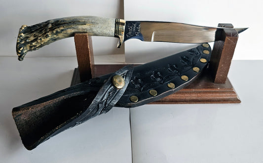 Vintage North and Prater January 1989 10 1/4" Blade Crown Stag Handle with original Leather Sheath