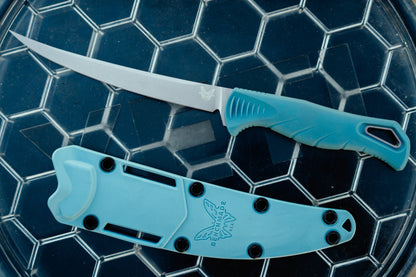 Benchmade Fishcrafter 18030 5.97 inch CPM-MagnaCut satin trailing point blade detail-Classic Blades
