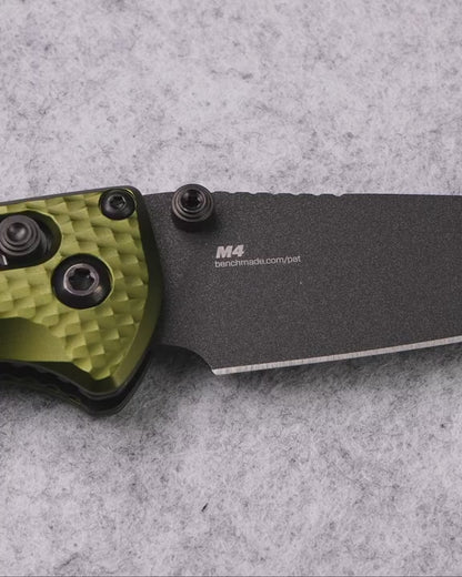 AXIS lock mechanism on Benchmade Full Immunity compact knife